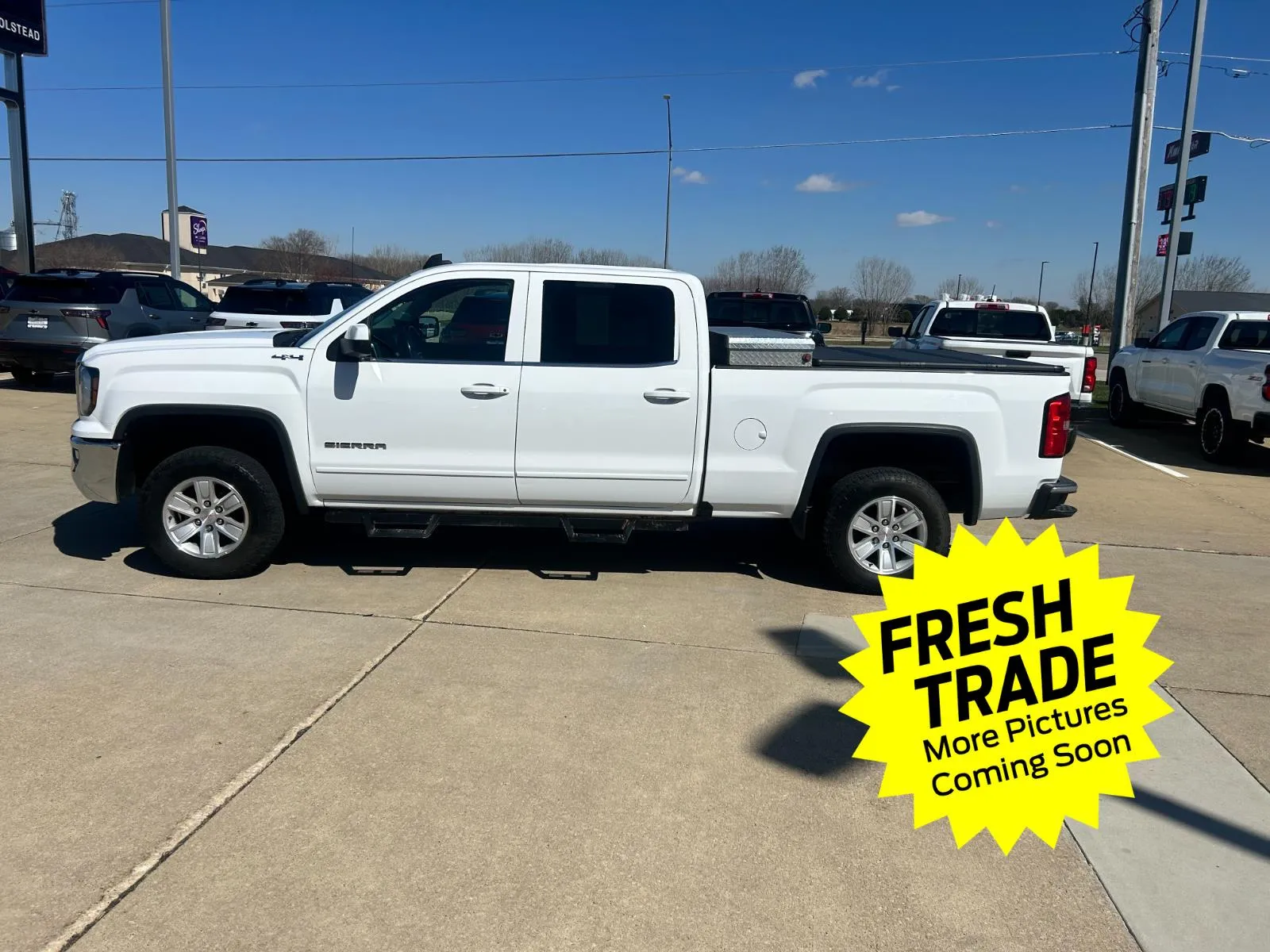 White 2018 GMC Sierra 1500 SLE for sale in Charles City, IA