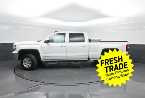 White 2018 GMC Sierra 1500 SLE for sale in Charles City, IA