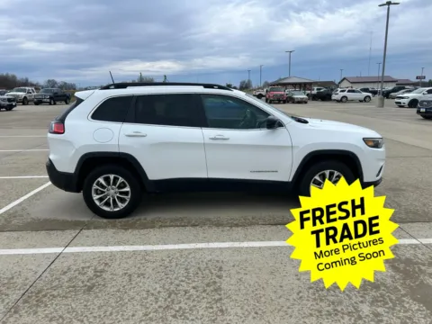 More photos of 2022 Jeep Cherokee Latitude Lux at Mike Molstead Chevrolet, GMC, IA