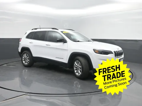 More photos of 2022 Jeep Cherokee Latitude Lux at Mike Molstead Chevrolet, GMC, IA