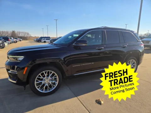 Black 2022 Jeep Grand Cherokee Summit for sale in Charles City, IA