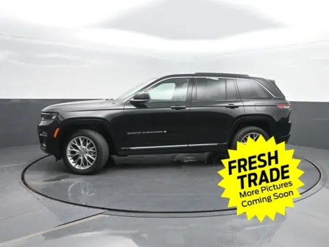 Black 2022 Jeep Grand Cherokee Summit for sale in Charles City, IA