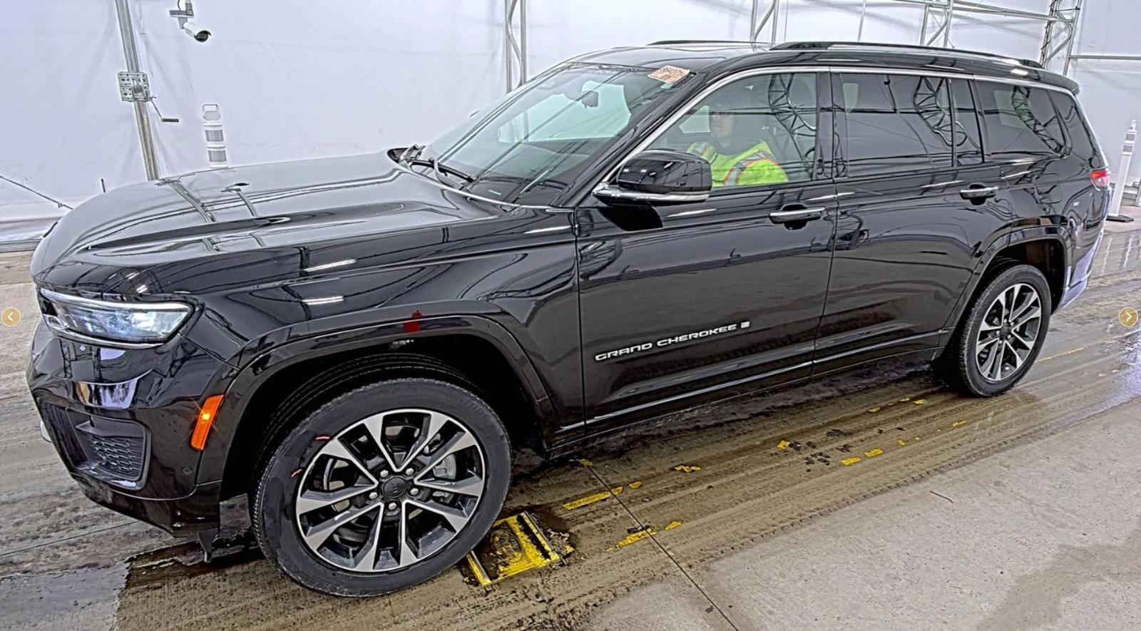 Black 2022 Jeep Grand Cherokee L Overland for sale in Charles City, IA