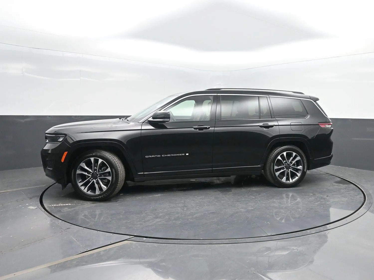 2022 Jeep Grand Cherokee L Overland for sale in Charles City, IA