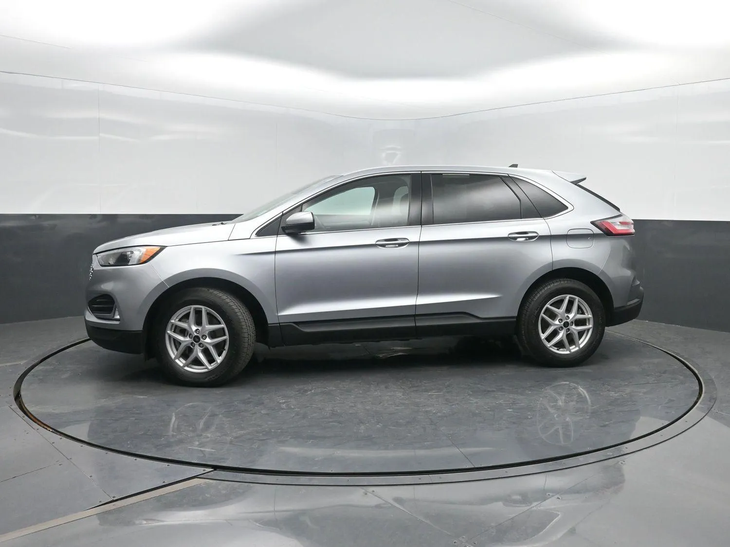 Black 2023 Ford Edge SEL for sale in Charles City, IA