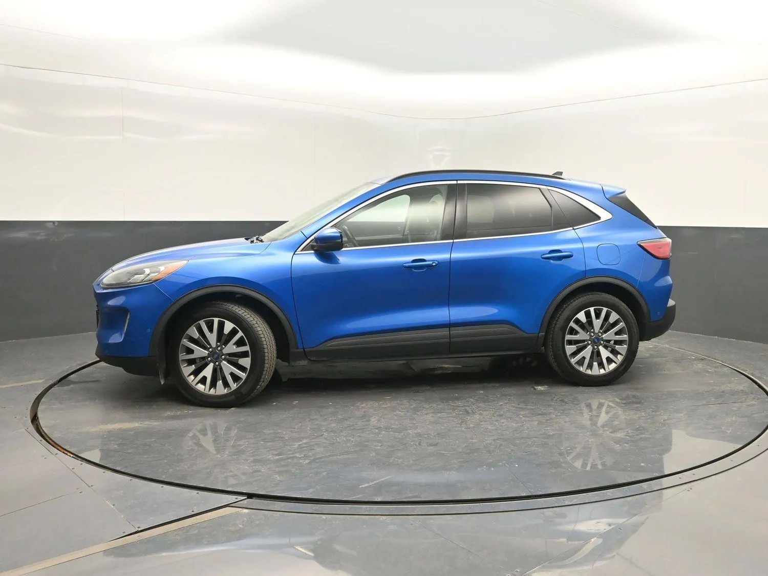 Blue 2020 FORD ESCAPE TITANIUM AWD for sale in Charles City, IA