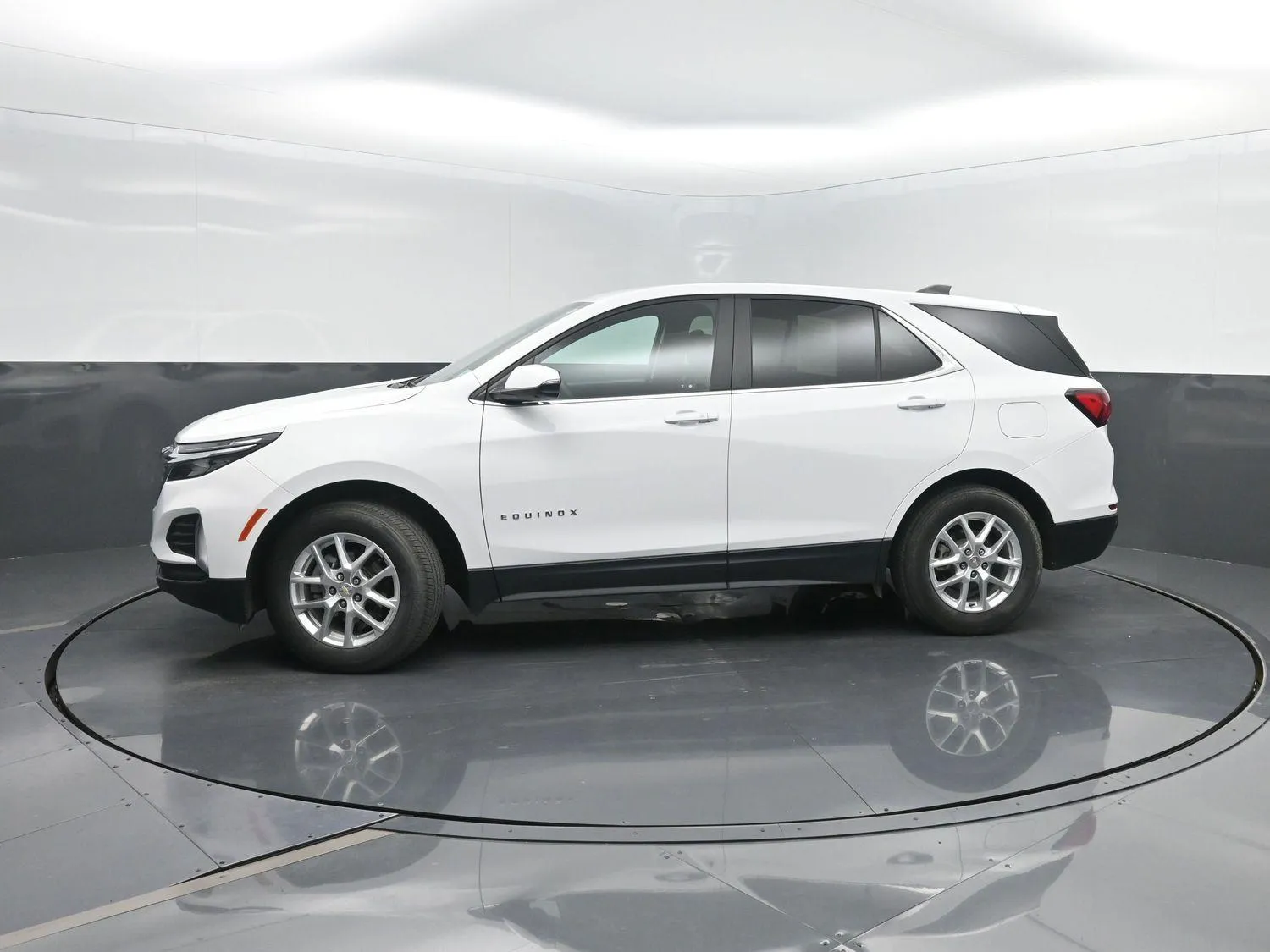 White 2023 Chevrolet Equinox LT for sale in Charles City, IA