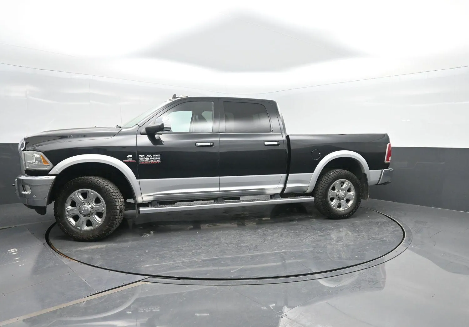 Black 2018 Ram 2500 Laramie for sale in Charles City, IA