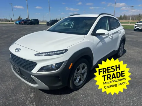 White 2023 Hyundai Kona SEL for sale in Charles City, IA