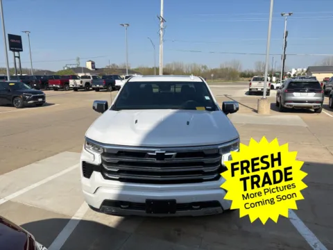 More photos of 2023 Chevrolet Silverado 1500 High Country at Mike Molstead Chevrolet, GMC, IA