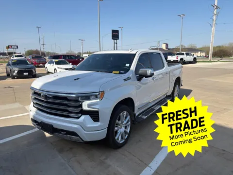 White 2023 Chevrolet Silverado 1500 High Country for sale in Charles City, IA
