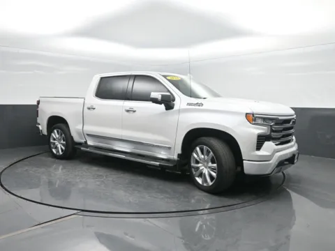 More photos of 2023 Chevrolet Silverado 1500 High Country at Mike Molstead Chevrolet, GMC, IA