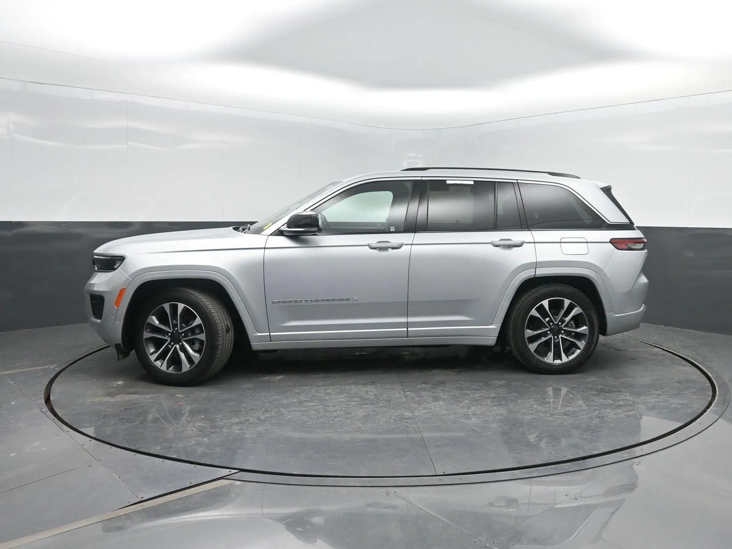 Silver 2023 Jeep Grand Cherokee Overland for sale in Charles City, IA