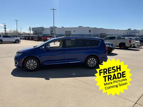 More photos of 2018 Chrysler Pacifica Touring L Plus at Mike Molstead Chevrolet, GMC, IA