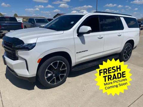White 2023 Chevrolet Suburban RST for sale in Charles City, IA
