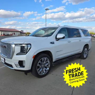 White 2021 GMC Yukon XL Denali for sale in Charles City, IA