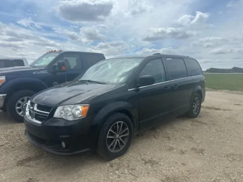 Black 2017 Dodge Grand Caravan SXT for sale in Charles City, IA