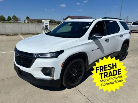 White 2024 Chevrolet Traverse Limited Premier for sale in Charles City, IA