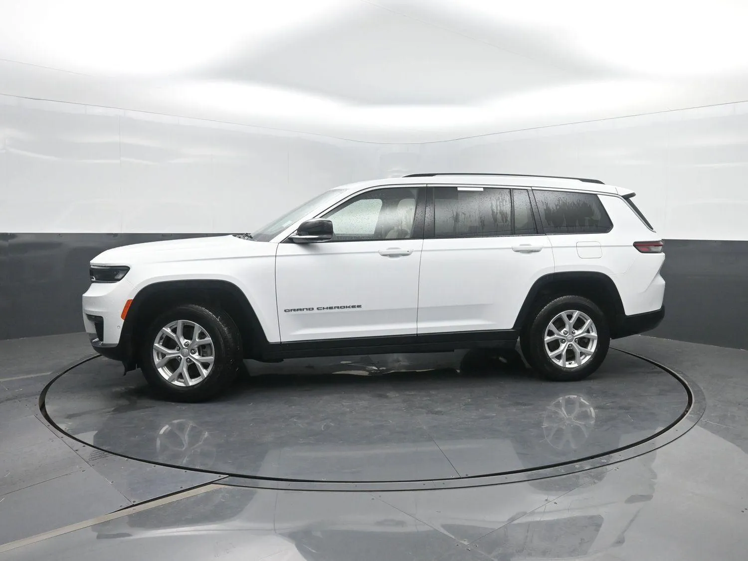 White 2023 Jeep Grand Cherokee L Limited for sale in Charles City, IA