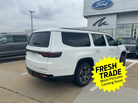 More photos of 2023 Jeep Wagoneer L Series II at Mike Molstead Chevrolet, GMC, IA
