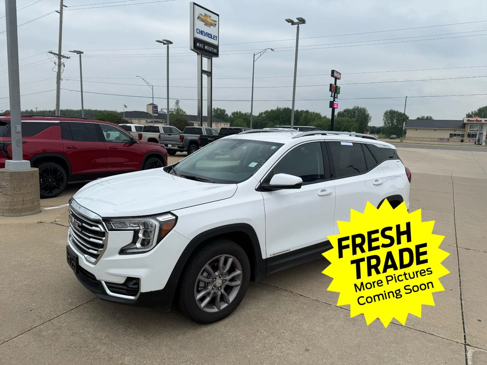 White 2024 GMC Terrain SLT for sale in Charles City, IA