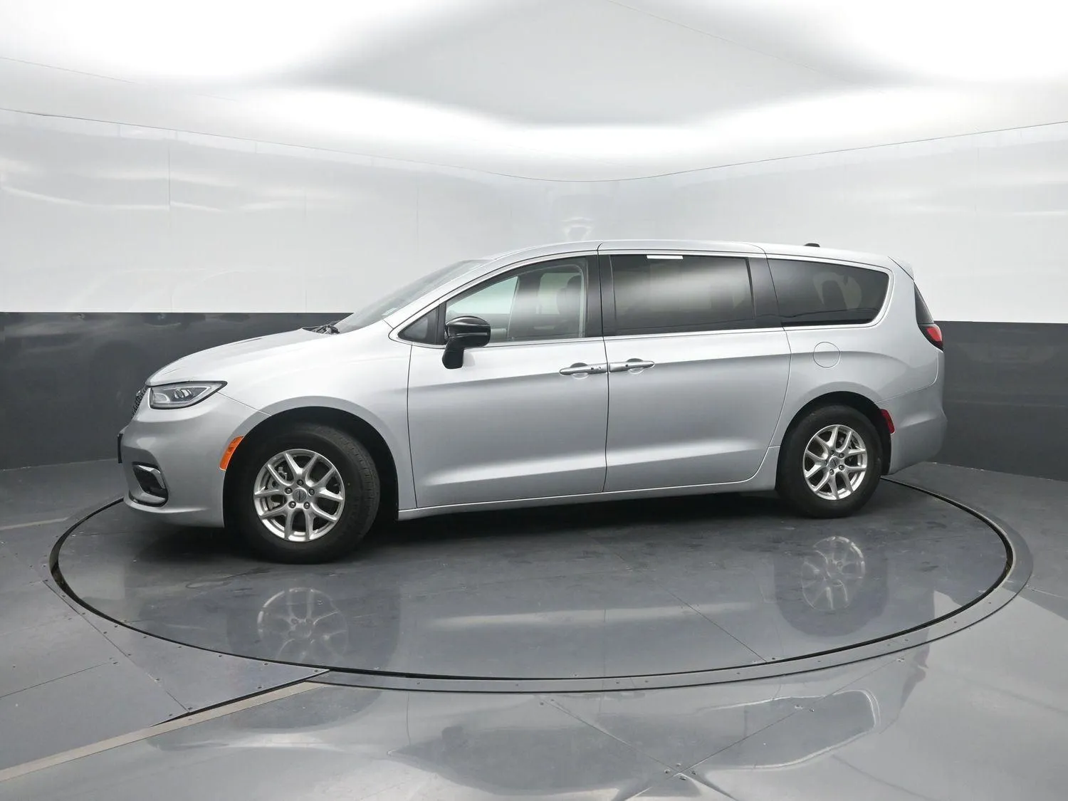 Silver 2024 Chrysler Pacifica Touring L for sale in Charles City, IA