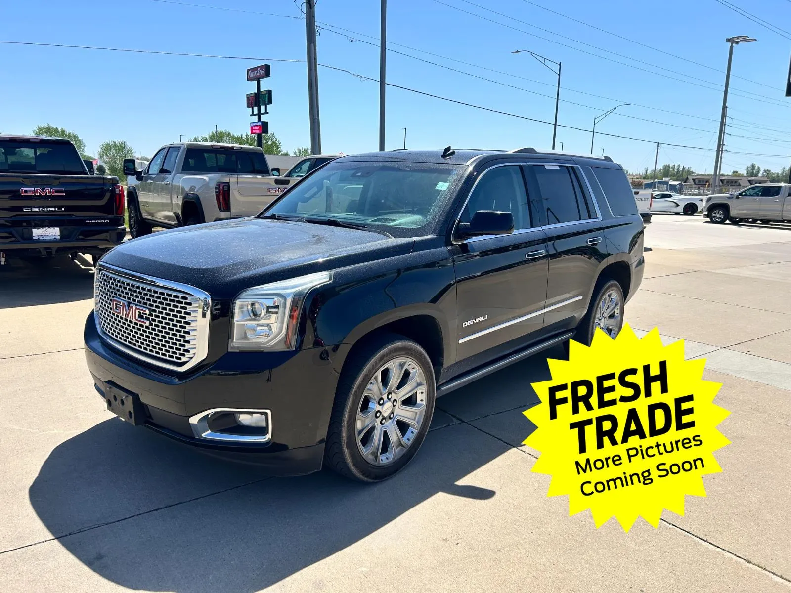 Black 2015 GMC Yukon Denali for sale in Charles City, IA