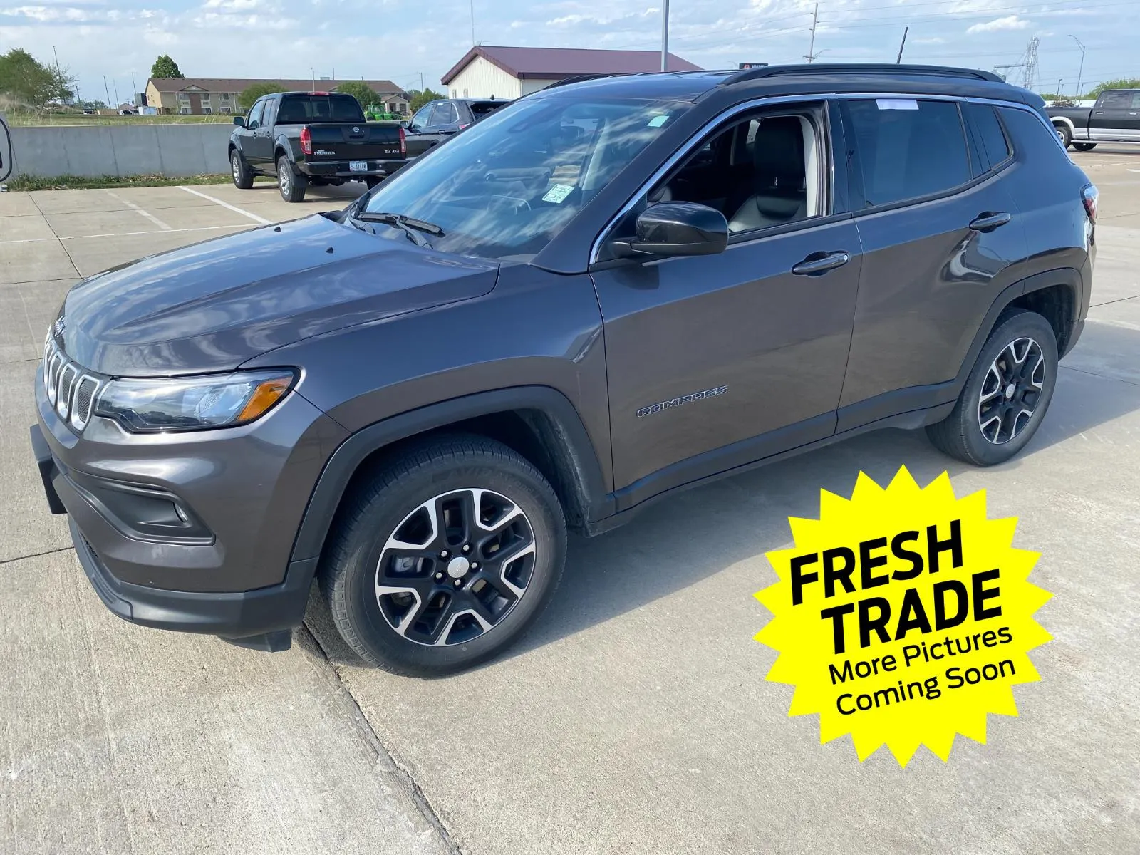 Gray 2022 Jeep Compass Latitude for sale in Charles City, IA