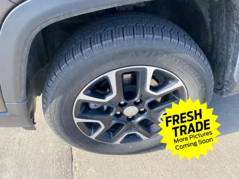 More photos of 2022 Jeep Compass Latitude at Mike Molstead Chevrolet, GMC, IA