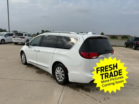 More photos of 2018 Chrysler Pacifica Touring L at Mike Molstead Chevrolet, GMC, IA