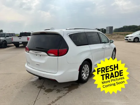 More photos of 2018 Chrysler Pacifica Touring L at Mike Molstead Chevrolet, GMC, IA