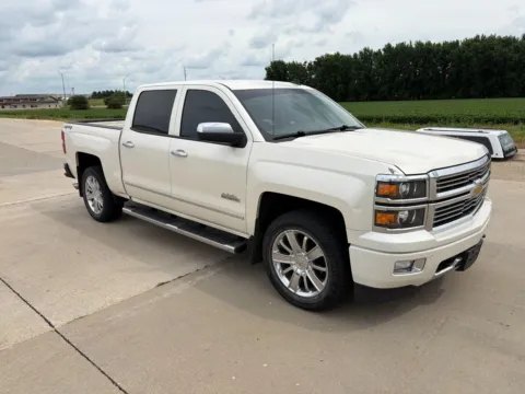 More photos of 2014 Chevrolet Silverado 1500 High Country at Mike Molstead Chevrolet, GMC, IA