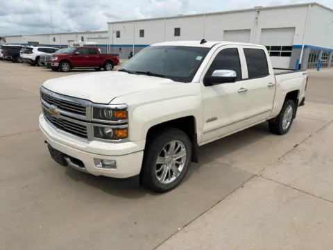 White 2014 Chevrolet Silverado 1500 High Country for sale in Charles City, IA