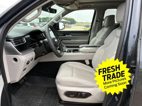 More photos of 2024 Jeep Wagoneer Series II at Mike Molstead Chevrolet, GMC, IA