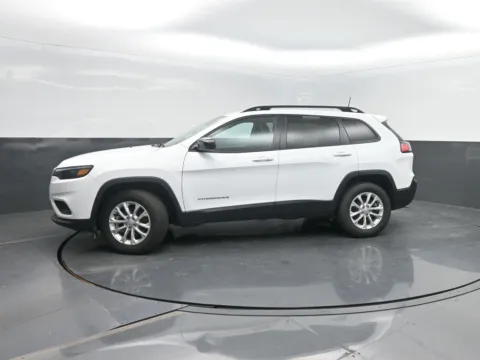 White 2022 Jeep Cherokee Latitude Lux for sale in Charles City, IA