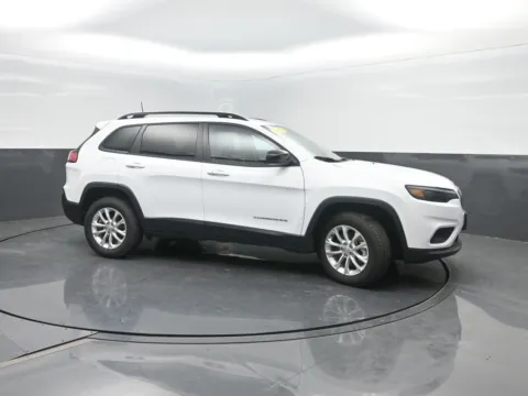 More photos of 2022 Jeep Cherokee Latitude Lux at Mike Molstead Chevrolet, GMC, IA