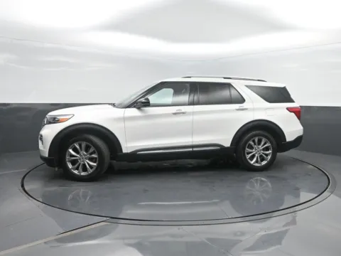 White 2023 Ford Explorer Limited for sale in Charles City, IA