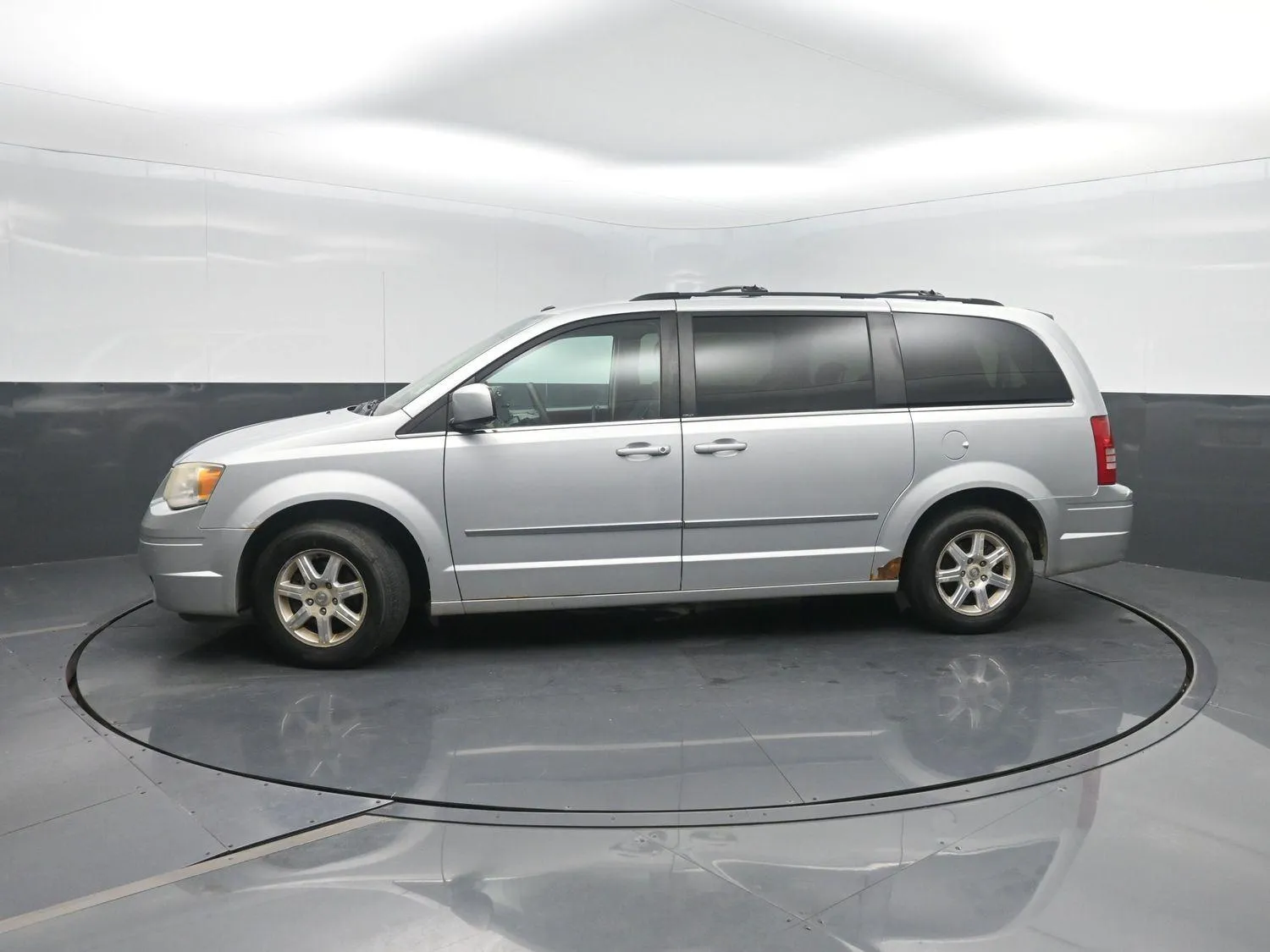 Silver 2009 Chrysler Town & Country Touring for sale in Charles City, IA