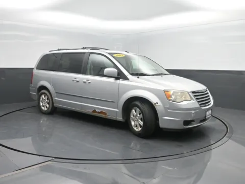 More photos of 2009 Chrysler Town & Country Touring at Mike Molstead Chevrolet, GMC, IA