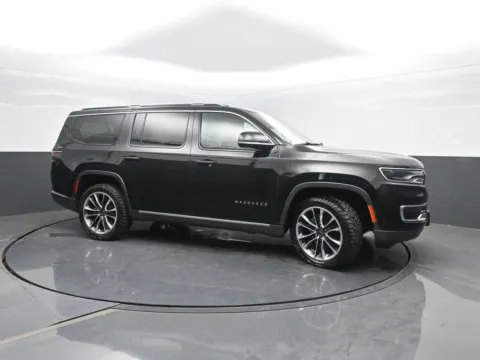 More photos of 2022 Jeep Wagoneer Series III at Mike Molstead Chevrolet, GMC, IA