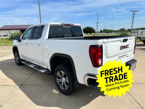 More photos of 2021 GMC Sierra 1500 SLE at Mike Molstead Chevrolet, GMC, IA
