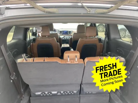 More photos of 2020 Chrysler Pacifica Limited at Mike Molstead Chevrolet, GMC, IA