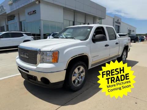 White 2009 GMC Sierra 1500 SLE for sale in Charles City, IA