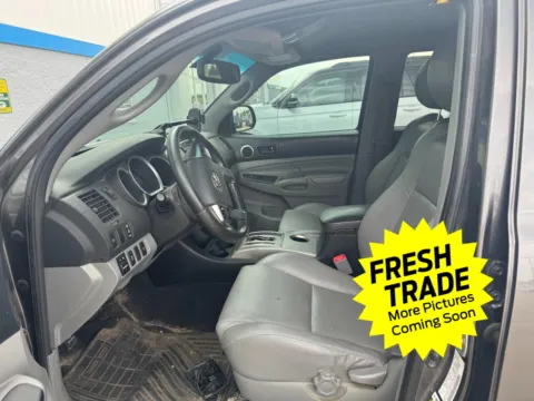 More photos of 2013 Toyota Tacoma V6 at Mike Molstead Chevrolet, GMC, IA