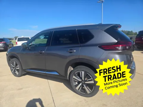 Gray 2021 Nissan Rogue SL for sale in Charles City, IA