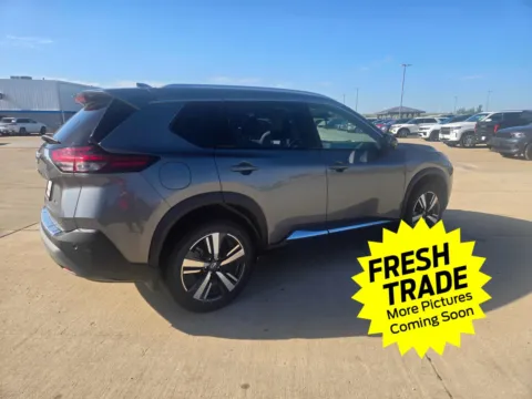 More photos of 2021 Nissan Rogue SL at Mike Molstead Chevrolet, GMC, IA