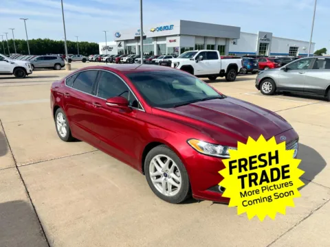 More photos of 2016 Ford Fusion SE at Mike Molstead Chevrolet, GMC, IA