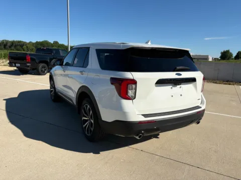 More photos of 2022 Ford Explorer ST-Line at Mike Molstead Chevrolet, GMC, IA