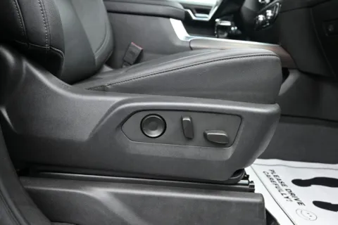 More photos of 2012 Jeep Wrangler Unlimited Sahara at Mike Molstead Chevrolet, GMC, IA