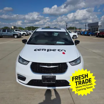 More photos of 2026 Chrysler Pacifica Limited at Mike Molstead Chevrolet, GMC, IA